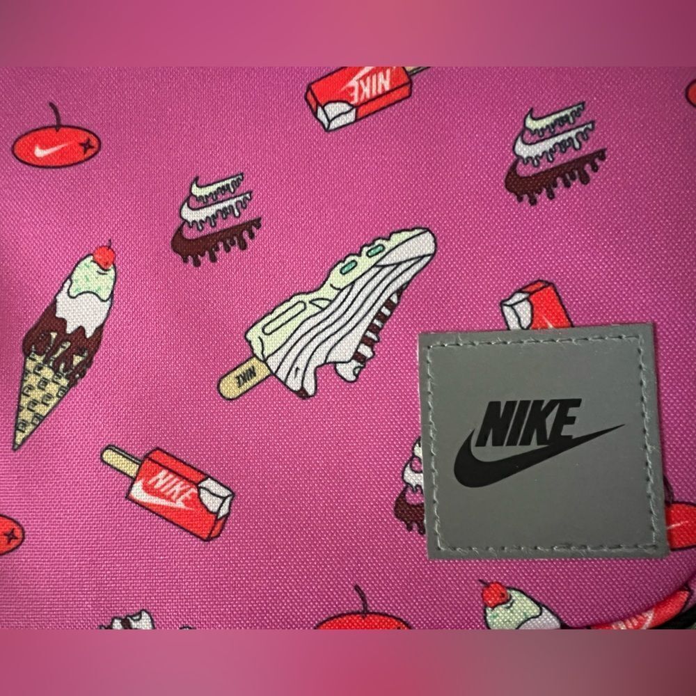 Nike Hard Shell Lunchbox‎ - Picture 6 of 9